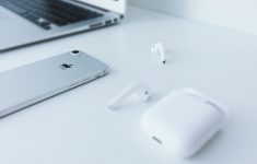airpods iPhone and mac